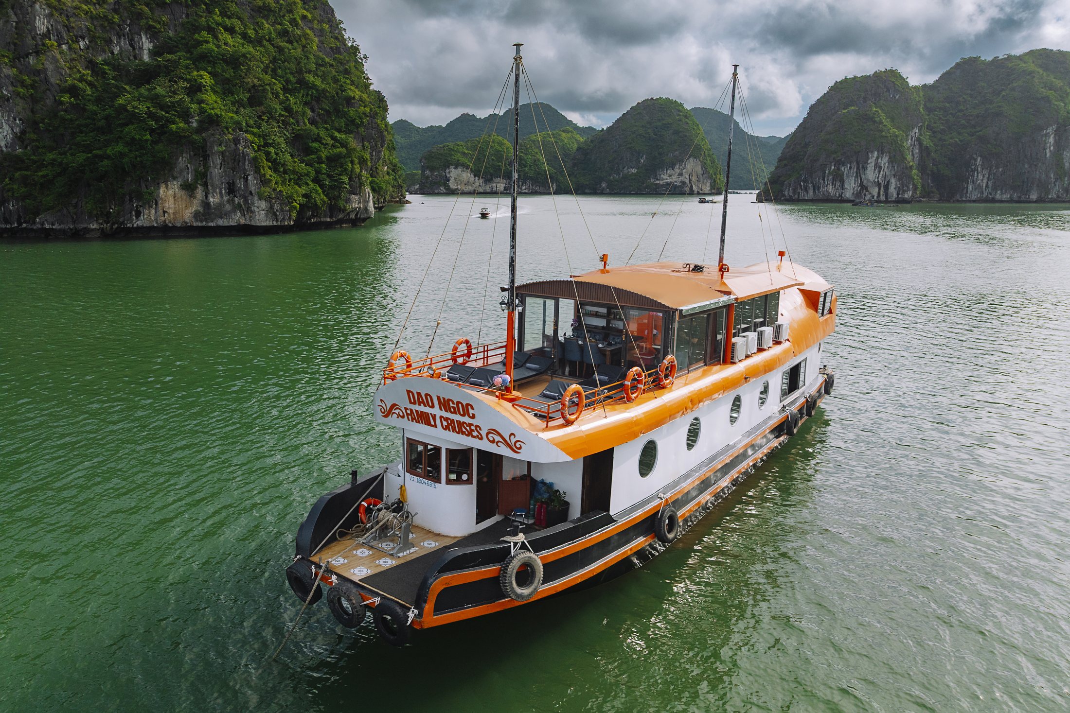 Front view of the overnight boat