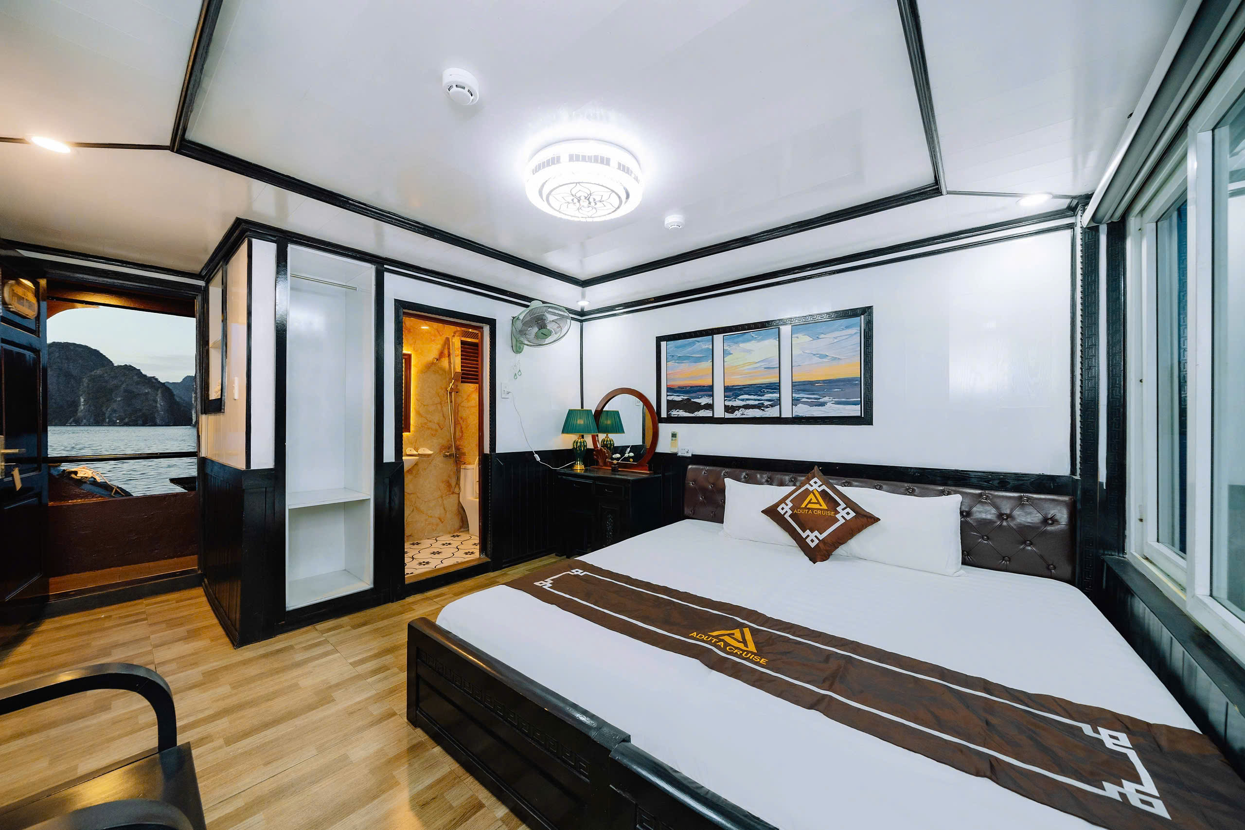 Double cabin interior